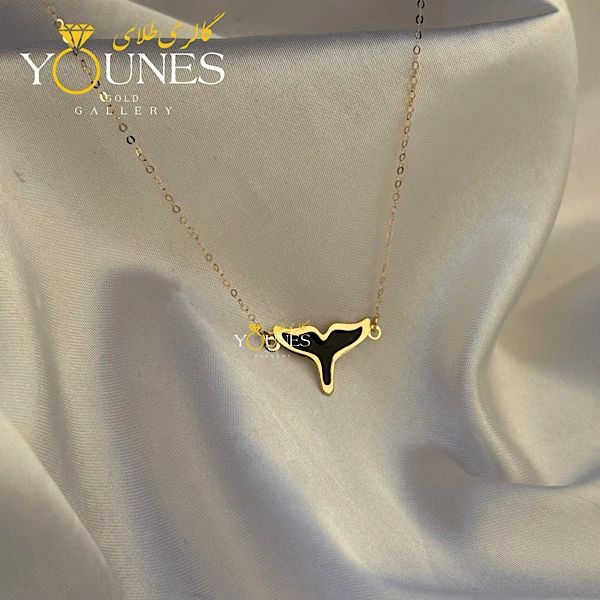 تصویر دوم گردنبند میناکاری دم وال مشکی طلا